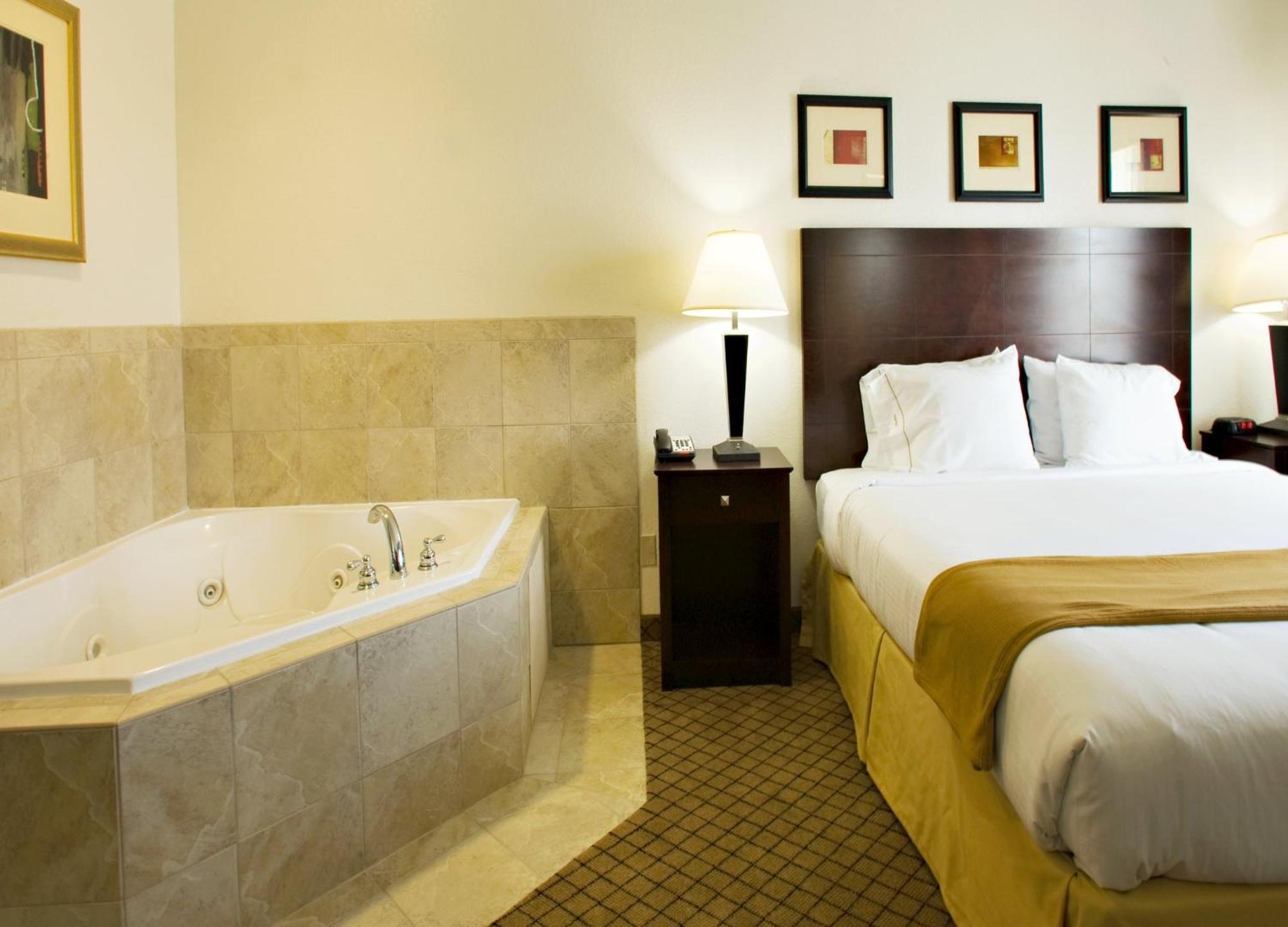 Holiday Inn Express Childress By Ihg מראה חיצוני תמונה