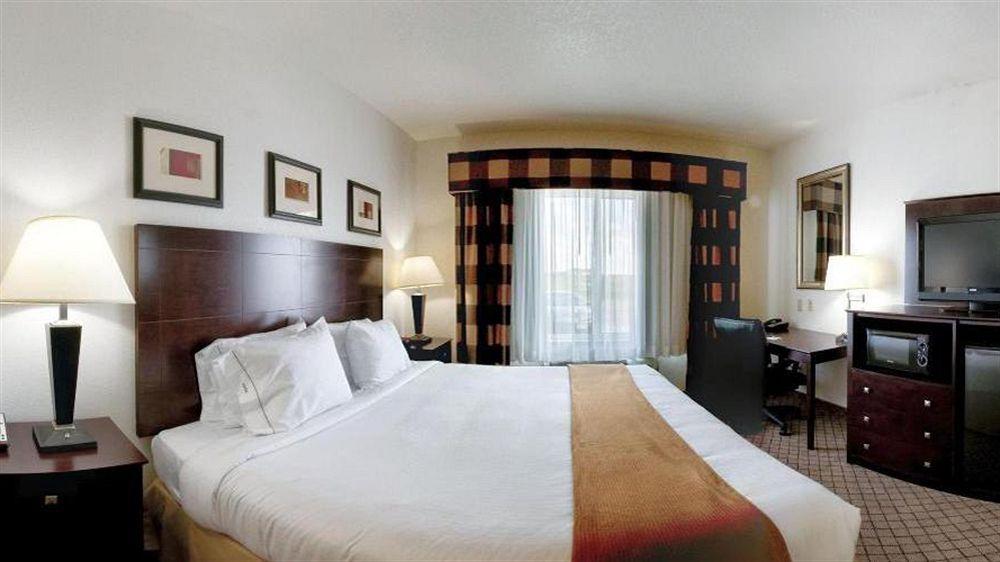 Holiday Inn Express Childress By Ihg מראה חיצוני תמונה
