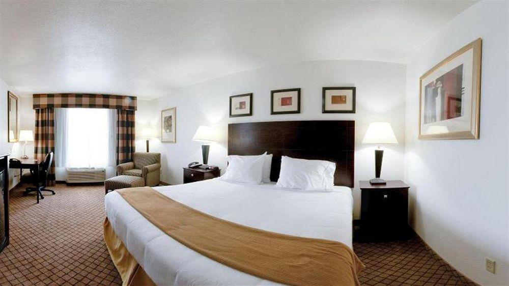 Holiday Inn Express Childress By Ihg מראה חיצוני תמונה